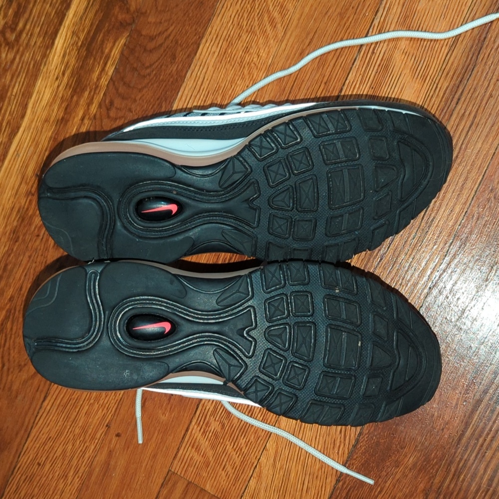 Nike sneakers - Picture 2 of 4
